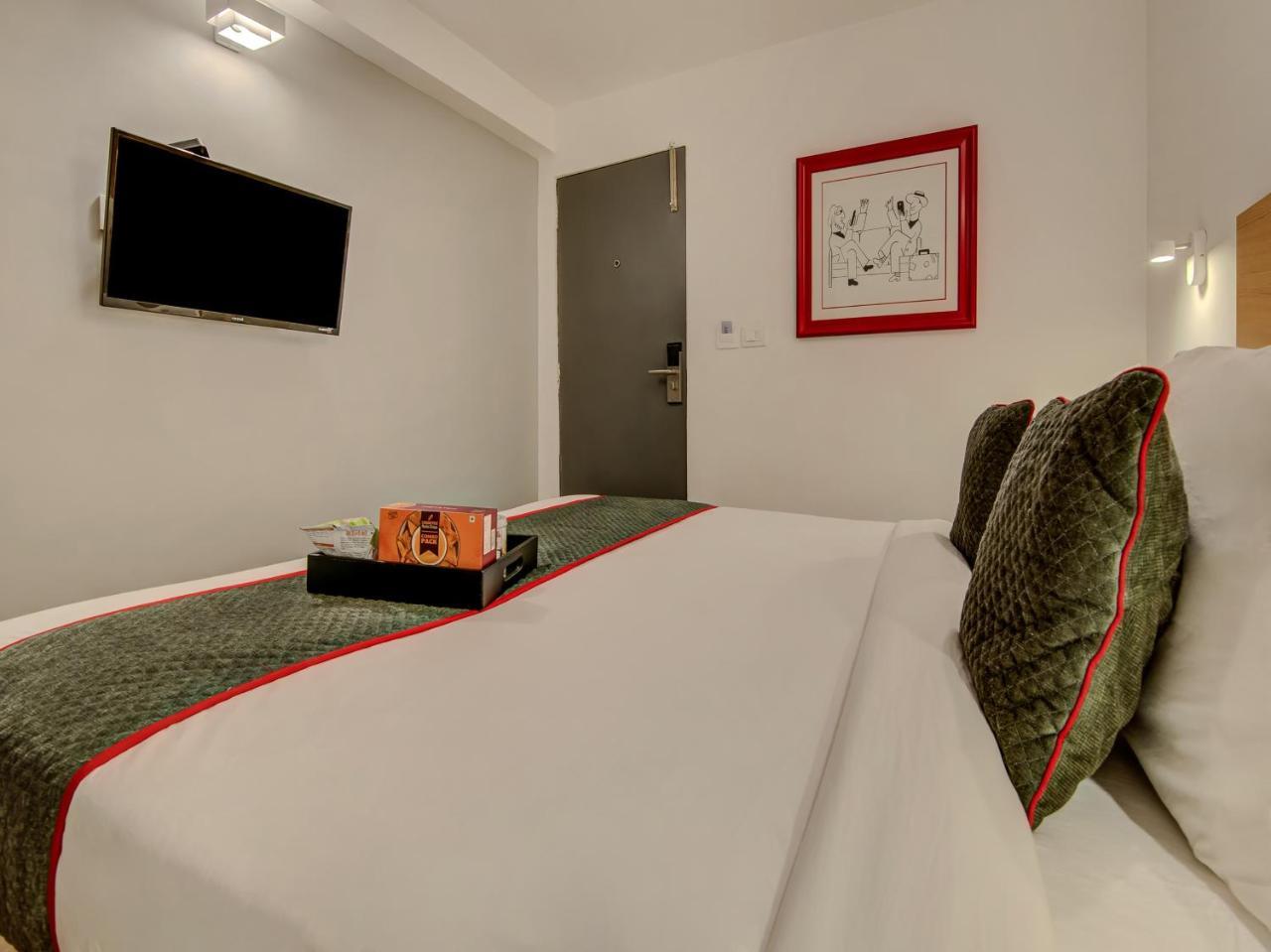 Hotel Vaccinated Staff- Oyo Townhouse 105 Khar West Station Bombay Exterior foto